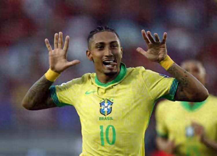 爱游戏官网-赛前体能课后，巴西国家队远射贴柱备战世预赛，管理层满意，数据层面出现新趋势(足球进攻最强的阵型)